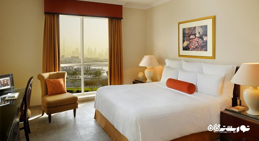 نمای تخت بزرگ آپارتمان یک خوابه