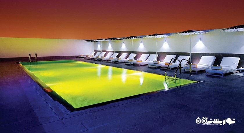 استخر روباز هتل هیوز بوتیک