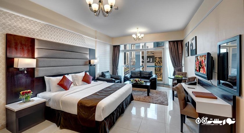 تخت بزرگ آپارتمان استودیو