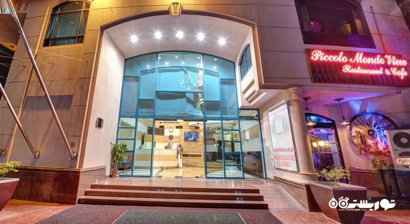 درب ورودی هتل آپارتمان امارات گرند