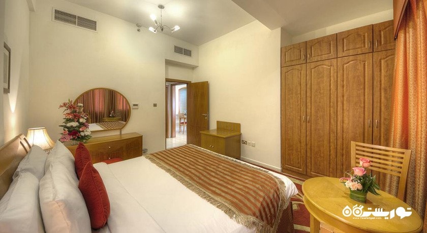 نمای تخت بزرگ آپارتمان یک خوابه