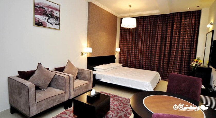 نمای تخت بزرگ اتاق استودیو