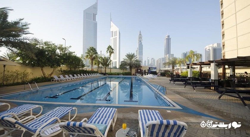 استخر روباز هتل آپارتمان دبی ورلد ترید سنتر