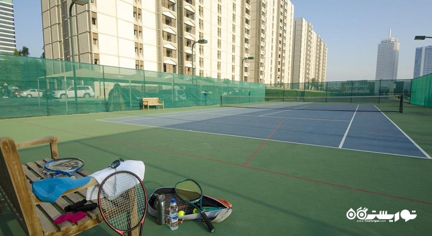 زمین تنیس اختصاصی هتل