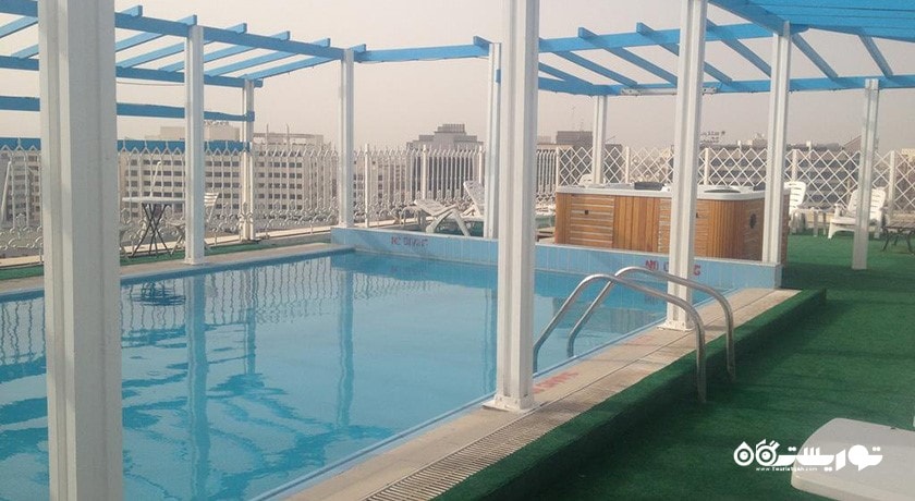 استخر روباز هتل دریم پلس