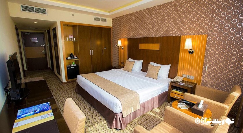 نمای تخت بزرگ اتاق دلوکس