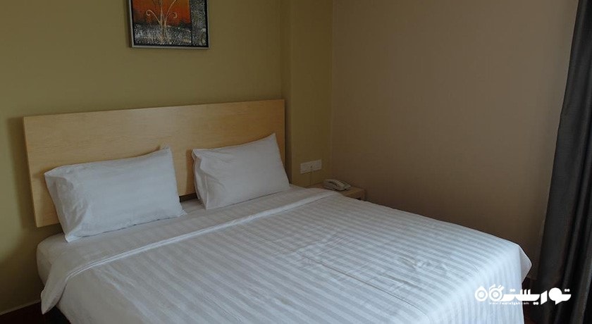 نمای تخت بزرگ اتاق دلوکس