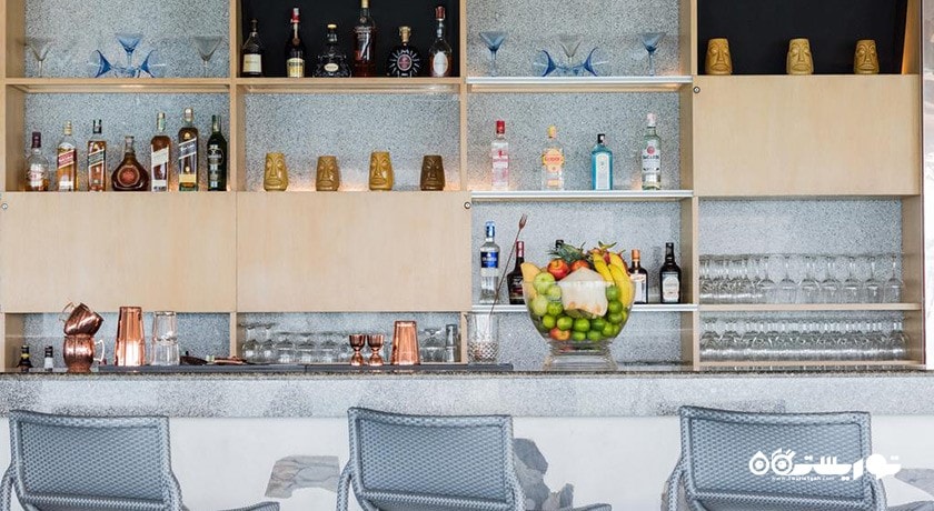 نمایی از بار ات رویال کلیف بیچ هتل