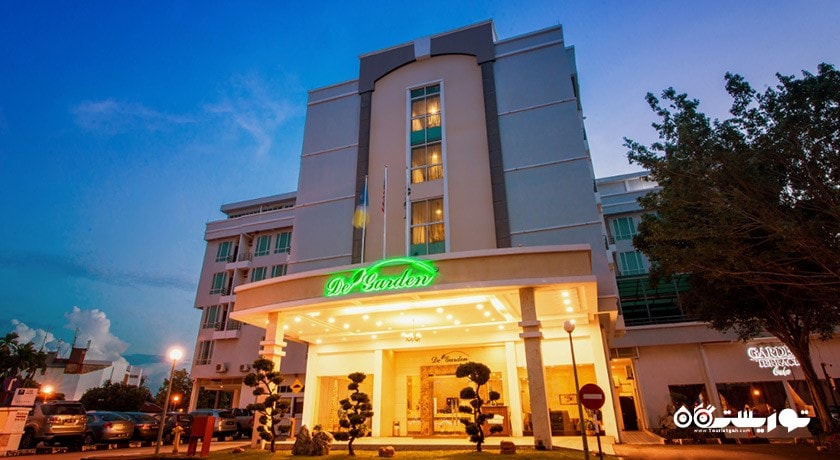 نمای شب ساختمان هتل گاردن باترورت