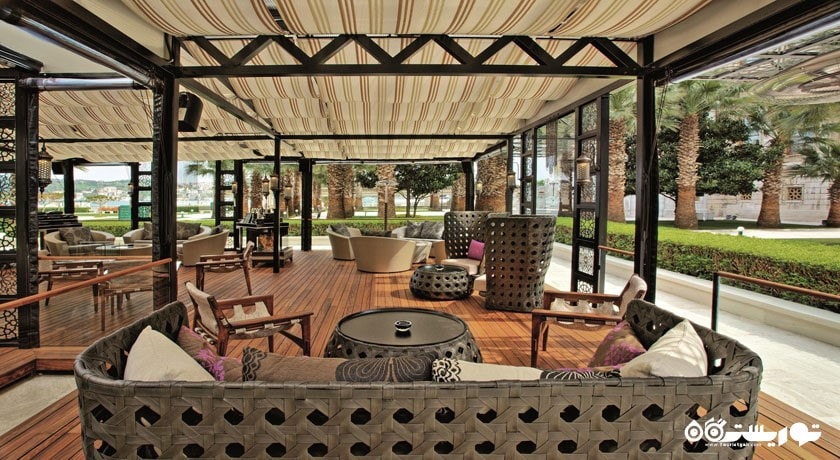 محوطه نشیمن فضای باز بار لو فیموا