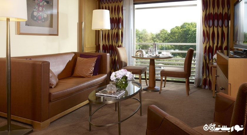 محوطه نشیمن سوئیت جونیور