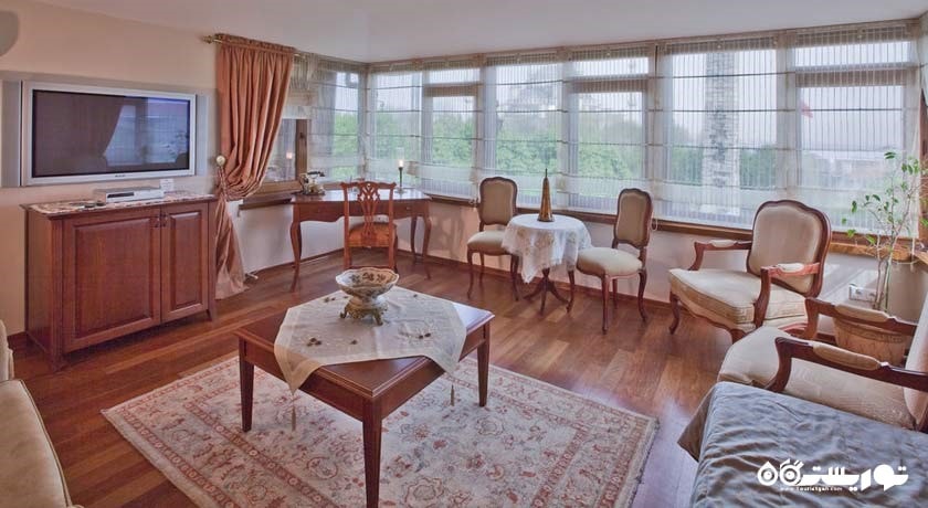 محوطه نشیمن سوئیت فمیلی