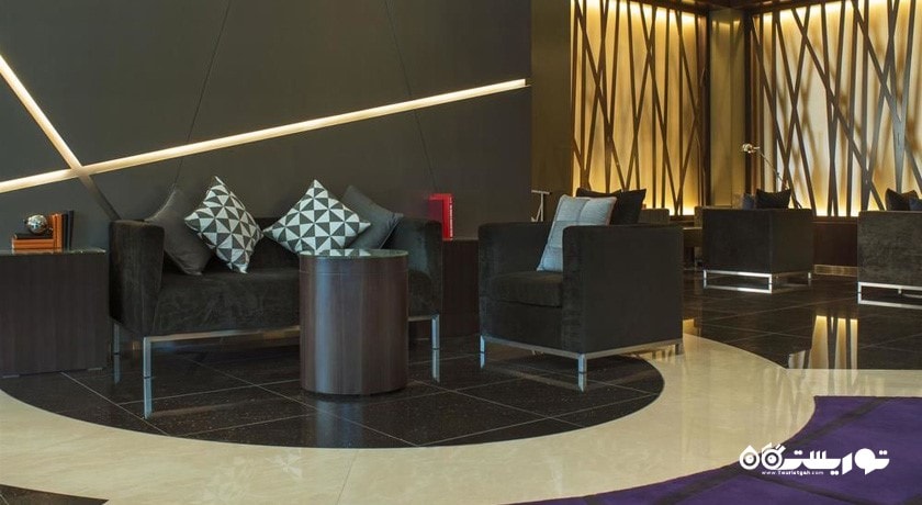 نمای بار لابی لتیتیود توئنی فایو