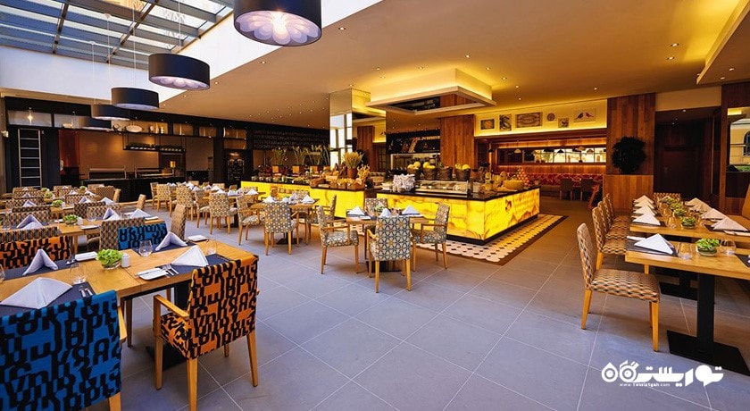 نمای رستوران بین المللی د تاک