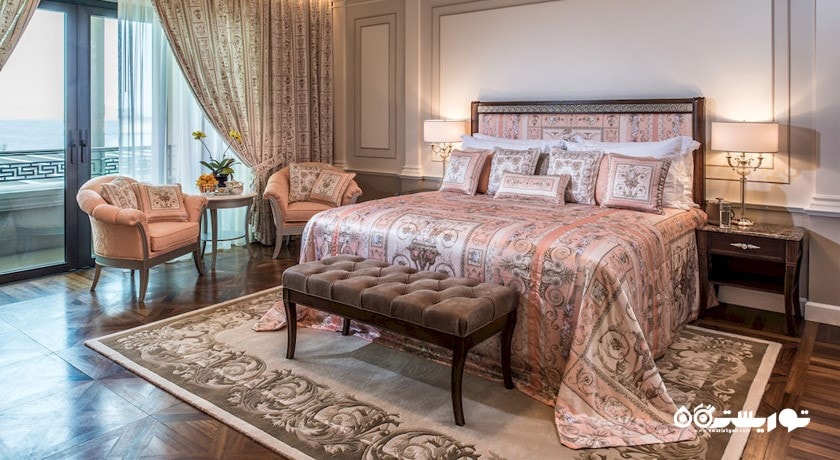 نمای تخت بزرگ اتاق دلوکس