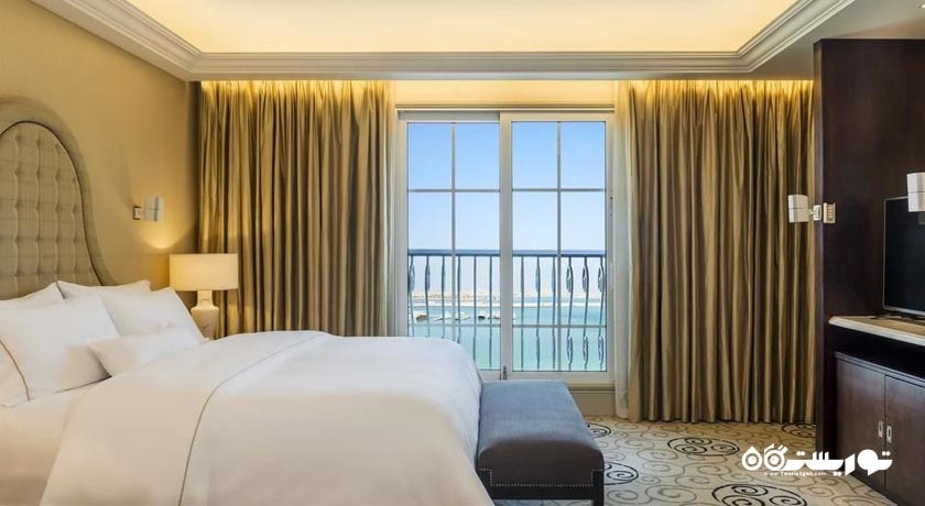 نمای تخت بزرگ سوئیت دوخوابه