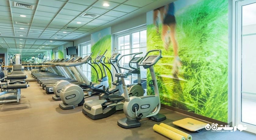 سالن ورزشی هتل دِ وستین دبی مینا سیاهی