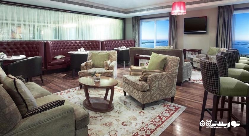 محوطه نشیمن کلاب لانج