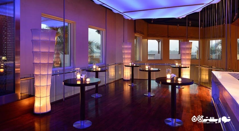 نمای بار فرانسوی تریتور