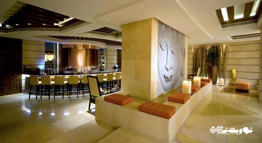 نمای بار کراس ردز کوکتل