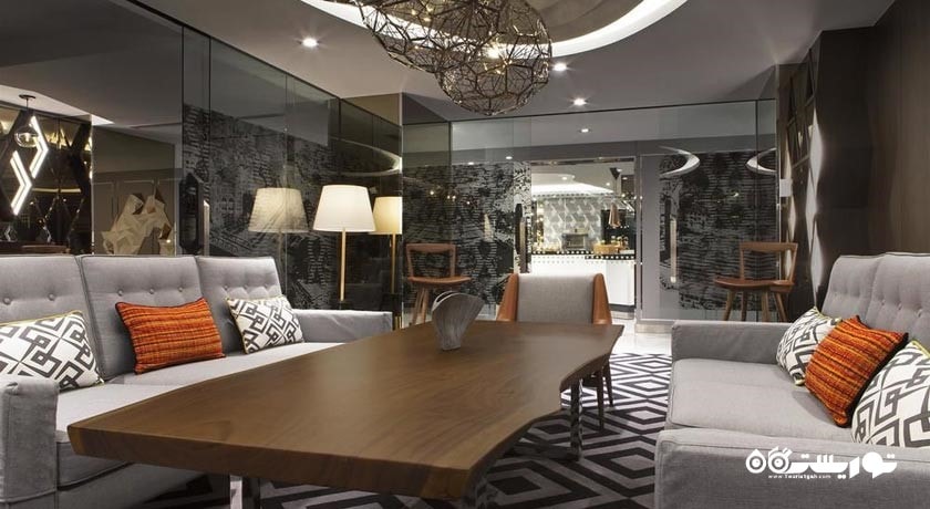 محوطه نشیمن کلاب لانج