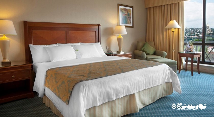 نمای تخت بزرگ اتاق سوپریور