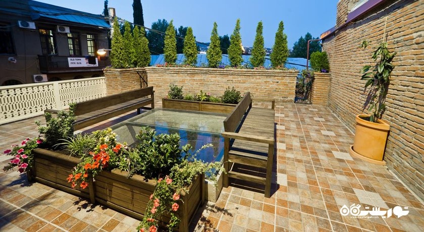 محوطه نشیمن در فضای باز