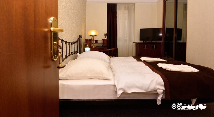 تخت بزرگ اتاق استاندارد