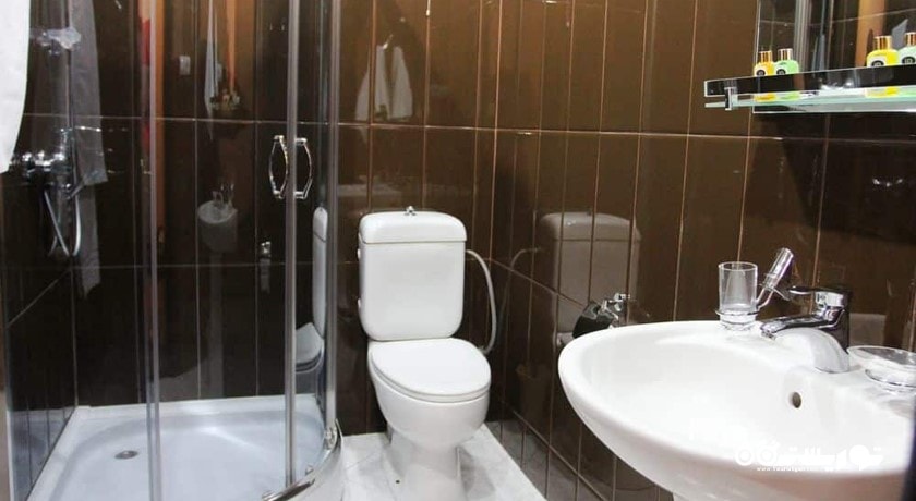 حمام و سرویس بهداشتی اتاق ها