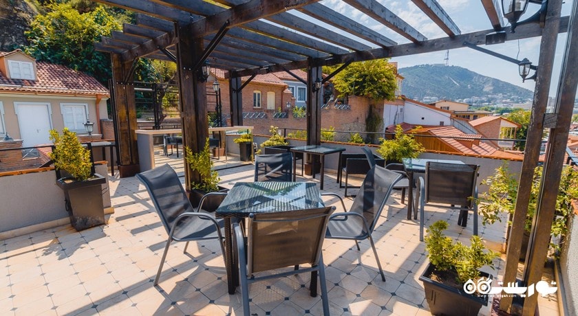 محوطه فضای باز رستوران سیتادل