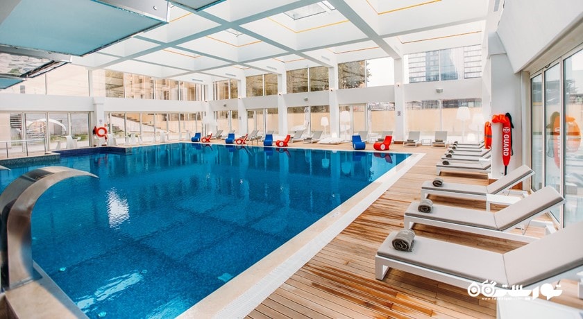 استخر سرپوشیده مرکز اسپا