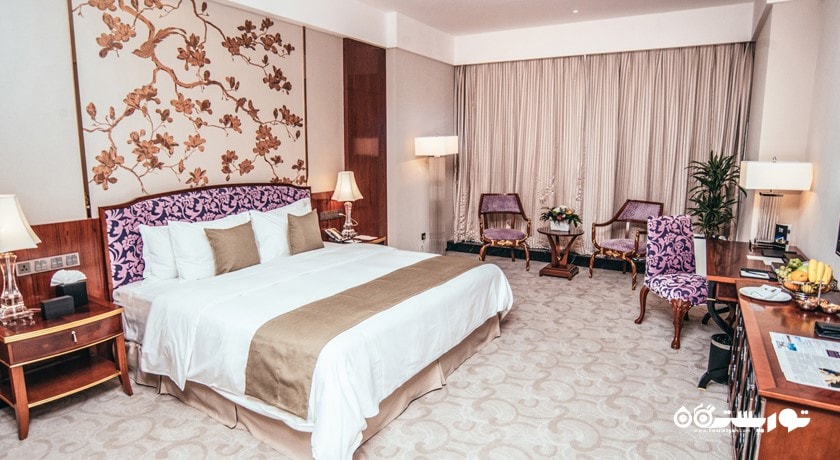 تخت بزرگ اتاق کلاب دلوکس