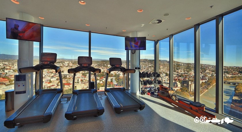 تردمیل های سالن ورزشی هتل