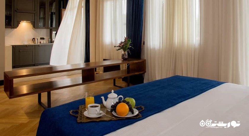 نمایی از استودیو اگزکیوتیو