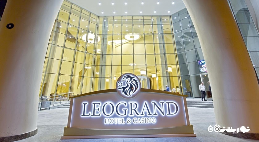 تابلوی ورودی هتل لئو گرند باتومی