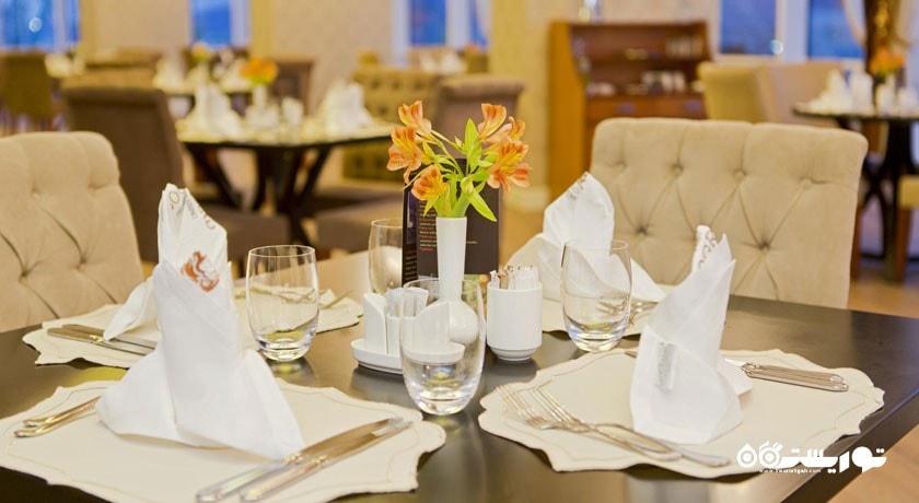 رستوران لونا هتل لئو گرند باتومی