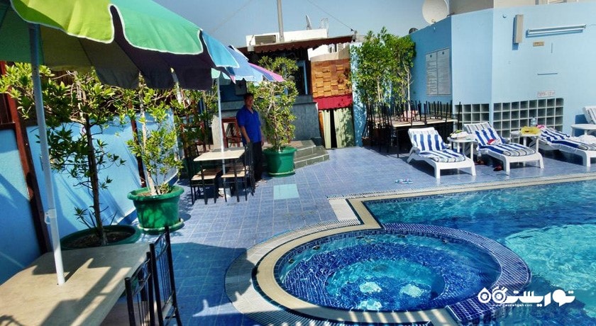 نمای استخر روباز هتل