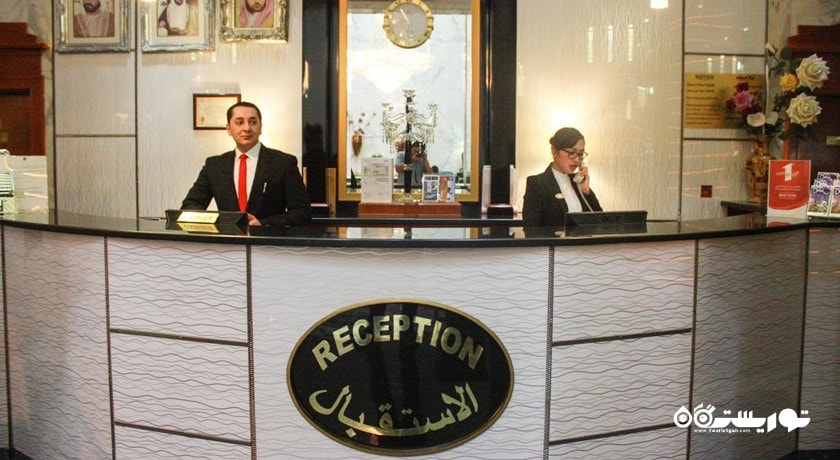 میز پذیرش هتل می فر