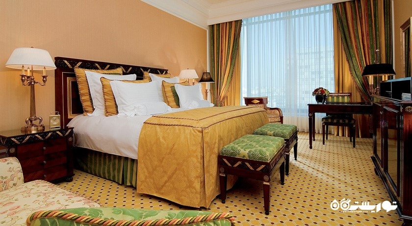 نمای تخت بزرگ اتاق کلاب