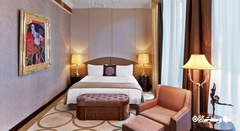 نمای تخت بزرگ اتاق سوپریور