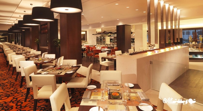 نمای کلی رستوران بین المللی ماکان