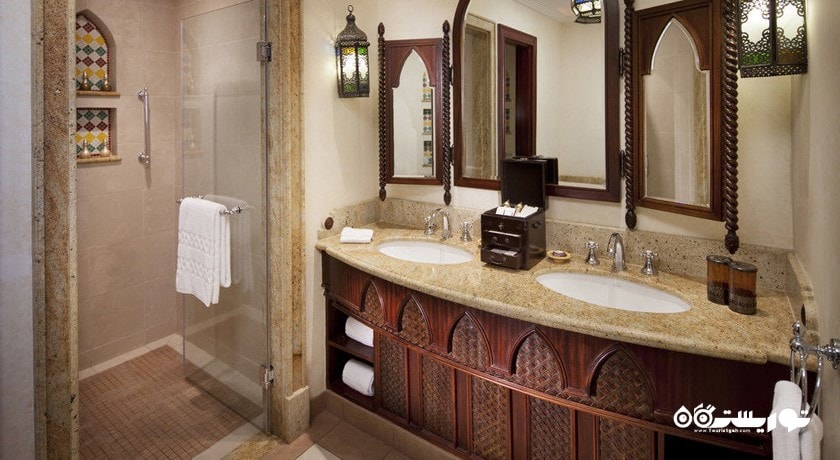حمام و سرویس بهداشتی اتاق ها