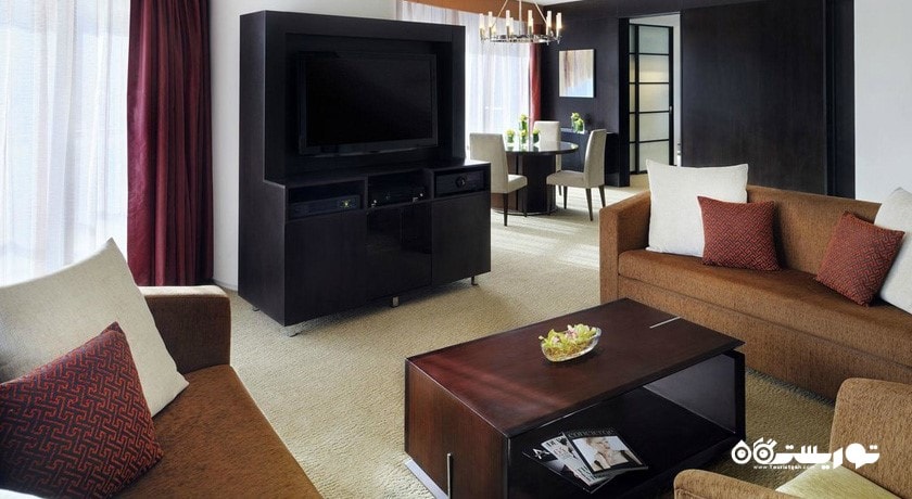 محوطه نشیمن سوئیت تاور