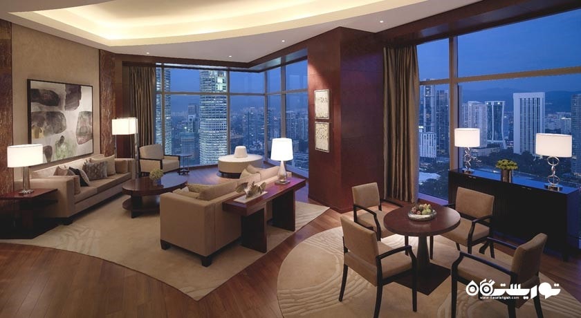 محوطه نشیمن سوئیت دیپلماتیک