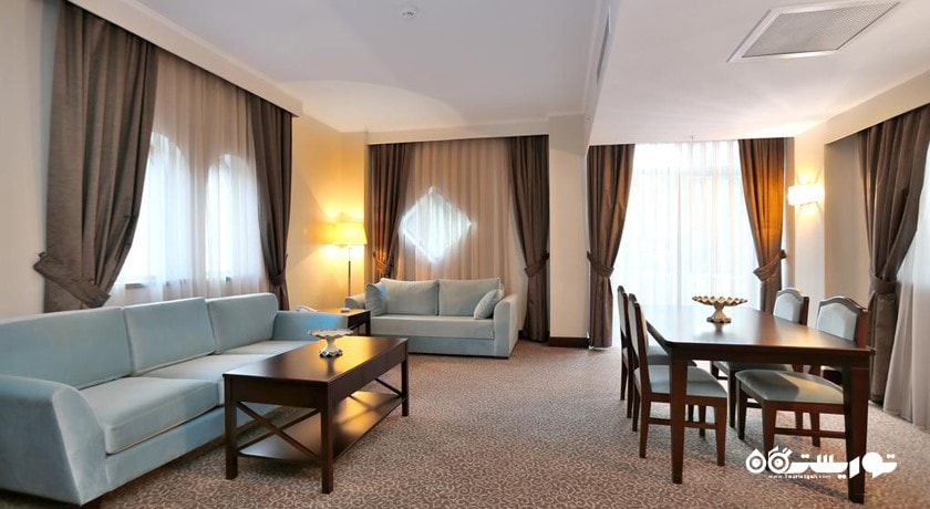 نشیمن سوئیت با چشم انداز شهر