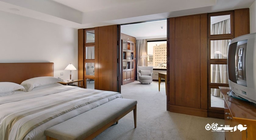 نمای تخت بزرگ سوئیت اگزکیوتیو