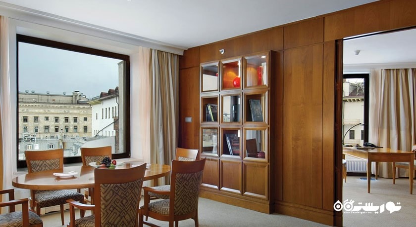 میز غذاخوری سوئیت اگزکیوتیو