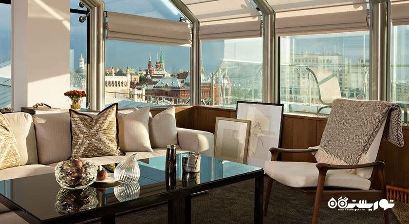 محوطه نشیمن سوئیت گاردن با تراس