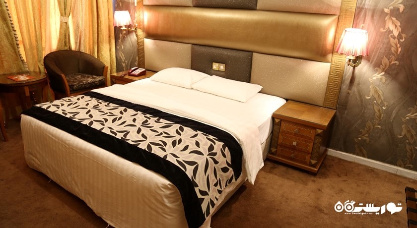 نمای تخت بزرگ سوئیت دوخوابه
