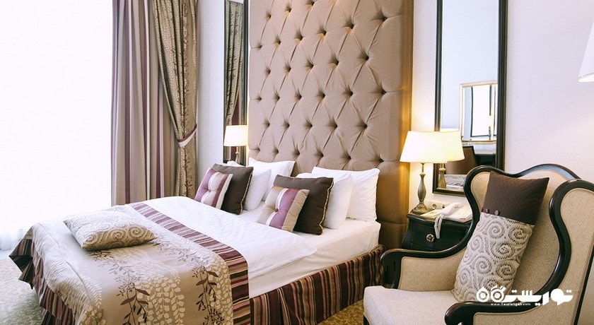 نمای تخت بزرگ اتاق دبل